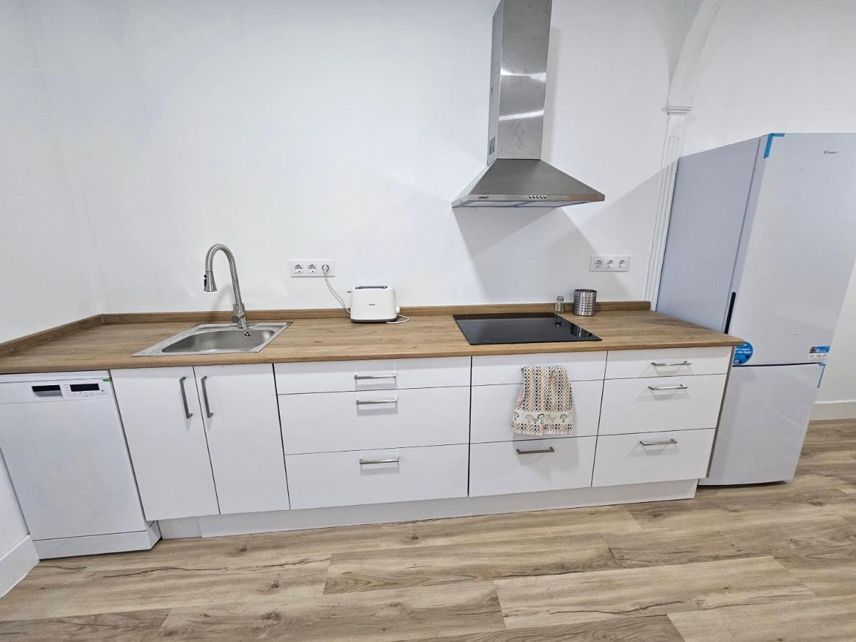 Apartamentos En El Centro - Plaza De Amboage - Wifi Ферроль Екстер'єр фото
