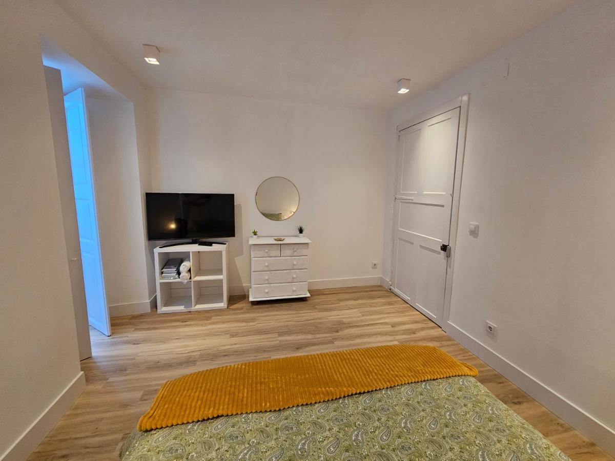 Apartamentos En El Centro - Plaza De Amboage - Wifi Ферроль Екстер'єр фото