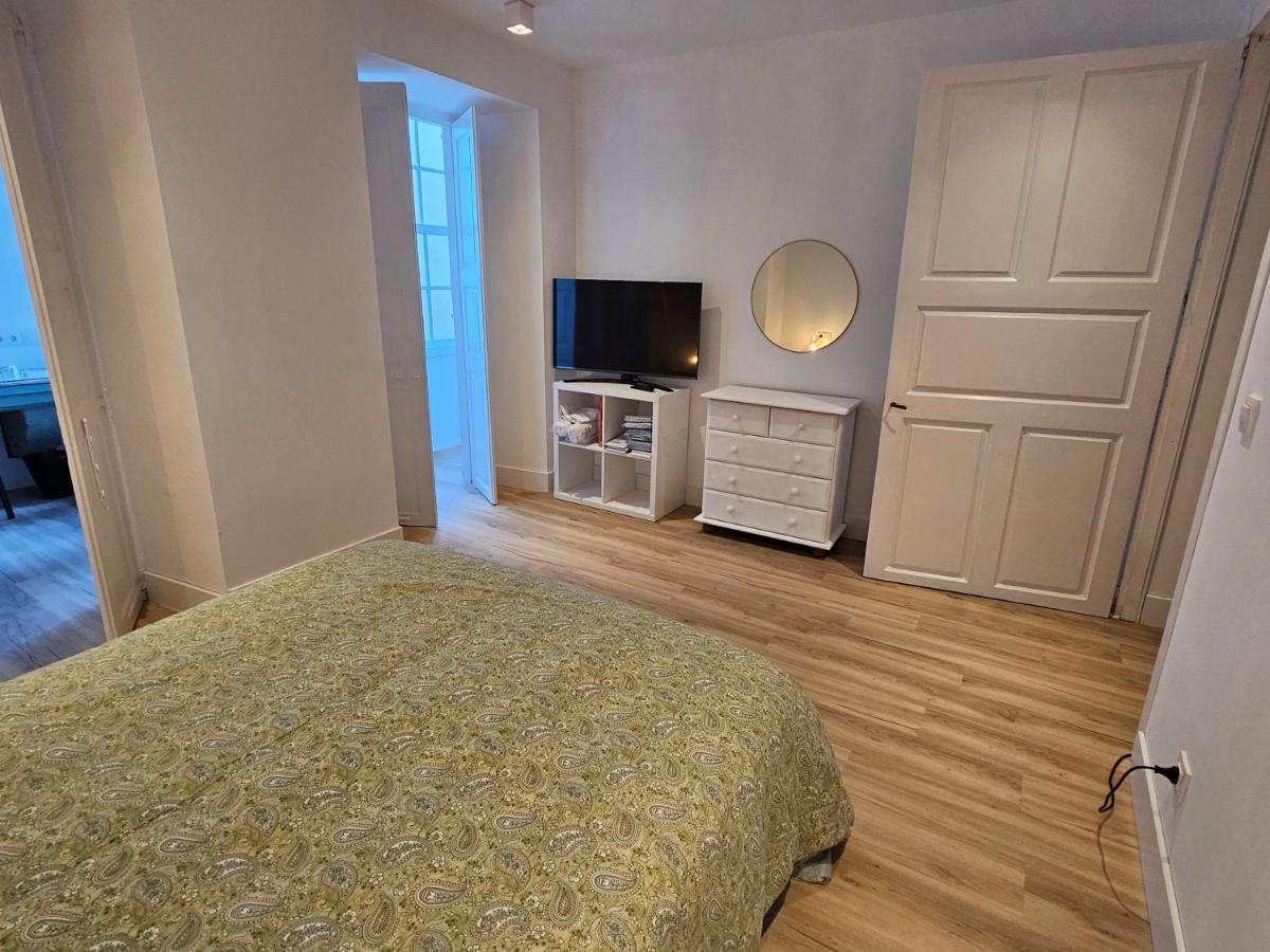 Apartamentos En El Centro - Plaza De Amboage - Wifi Ферроль Екстер'єр фото