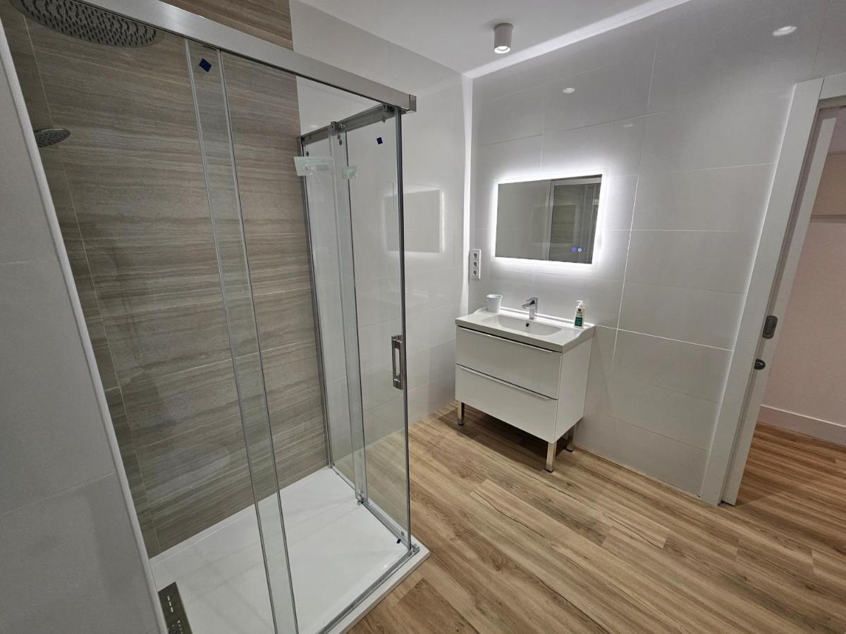Apartamentos En El Centro - Plaza De Amboage - Wifi Ферроль Екстер'єр фото