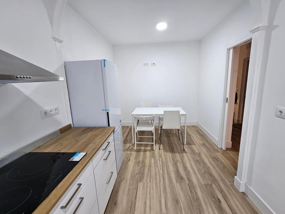 Apartamentos En El Centro - Plaza De Amboage - Wifi Ферроль Екстер'єр фото