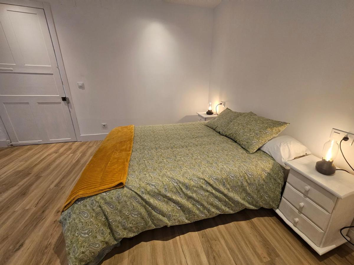 Apartamentos En El Centro - Plaza De Amboage - Wifi Ферроль Екстер'єр фото