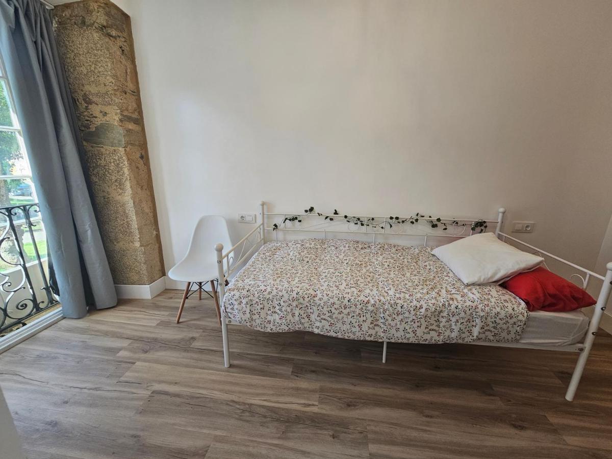 Apartamentos En El Centro - Plaza De Amboage - Wifi Ферроль Екстер'єр фото